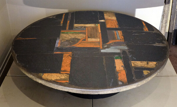 huge black stones bricks Kingma table